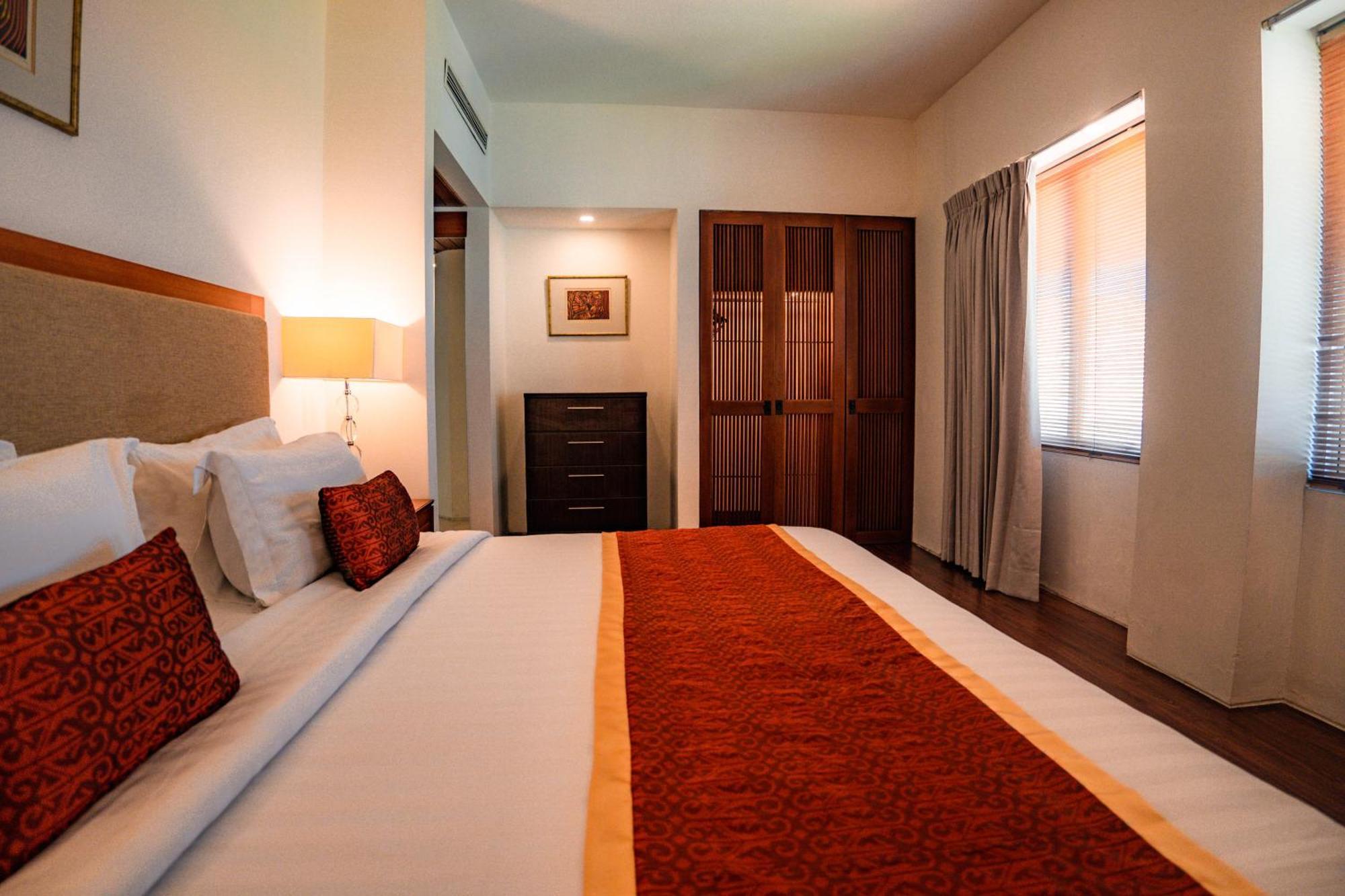 Suite Room with Free Airport Transfer