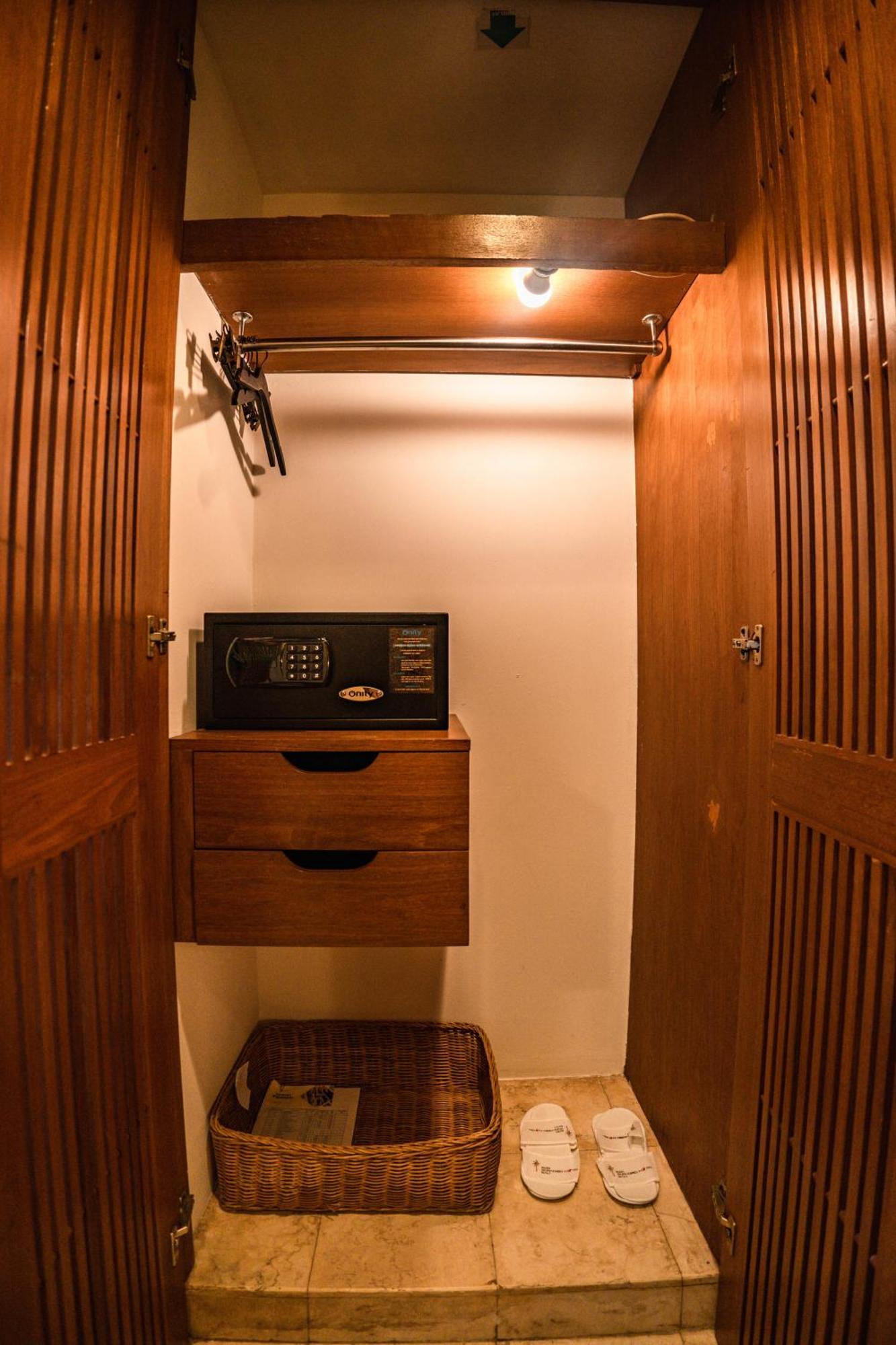 Super Deluxe Room with Free Airport Transfer